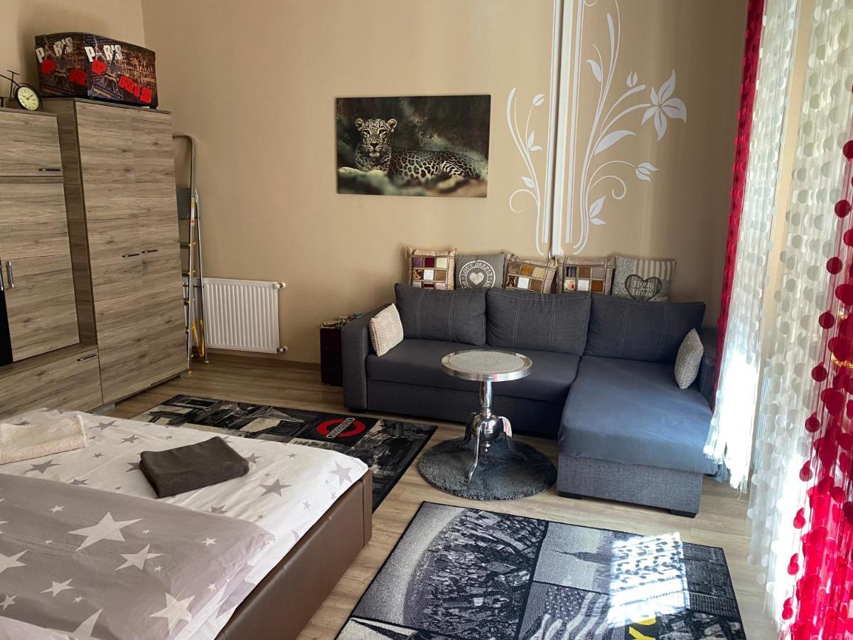 Apartment Mozsar Будапеща Екстериор снимка